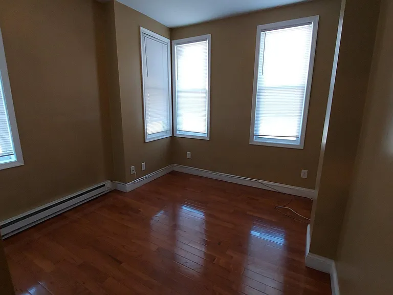 1841 W Huntingdon St #2 — Photo 6