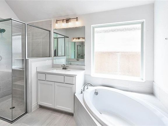 5th image of 2700 Preakness Pl