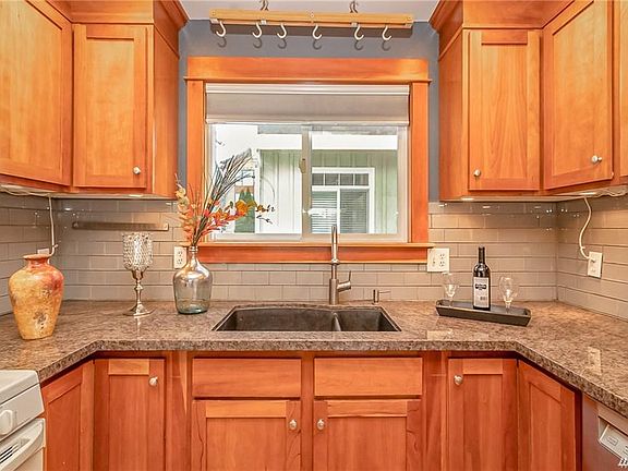 5th image of 6532A 34th Ave NE