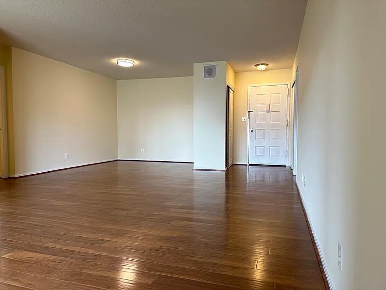 8350 Greensboro Dr #403 — Photo 6