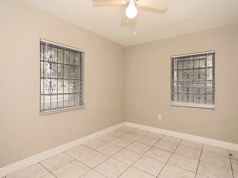15420 NW 27th Pl — Photo 14