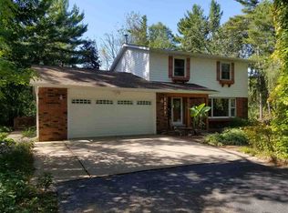 3321 Sandy Acres Dr, Plover, WI 54467