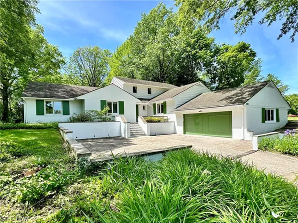 16300 Parkland Dr, Shaker Heights, OH 44120