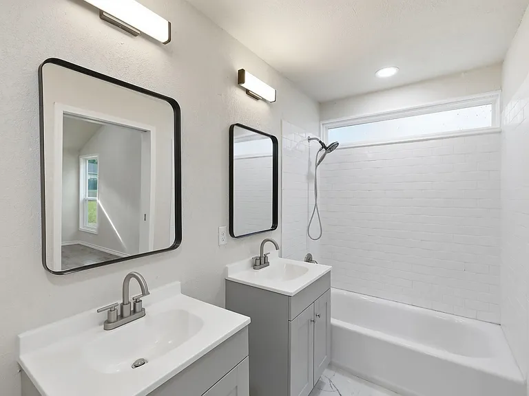 116 Janet St — Photo 12