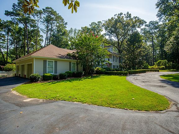 3rd image of 2702 Green Meadow Dr