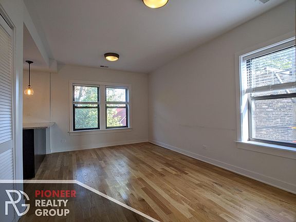 2nd image of 2207 W Eastwood Ave #3EMB