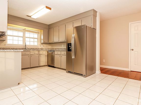 4th image of 7753 Brookdale Blvd