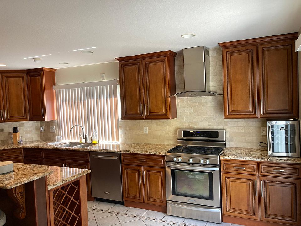 1st image of 7507 Graystone Dr