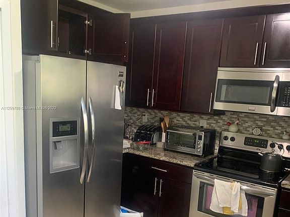 4th image of 20950 SW 92nd Ct