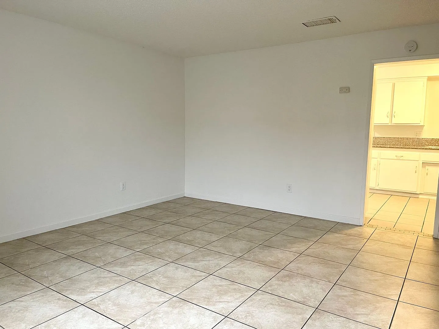3600 N. Chester Ave. — Photo 3