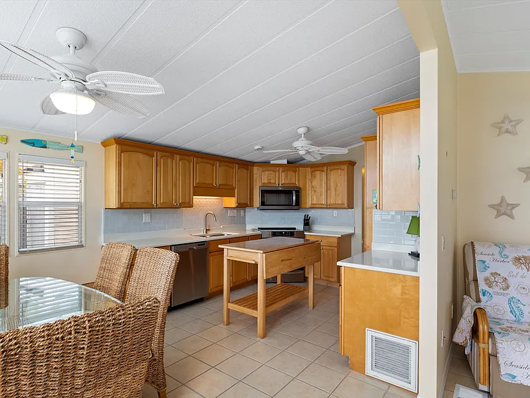 701 Spanish Main Dr #415 — Photo 16