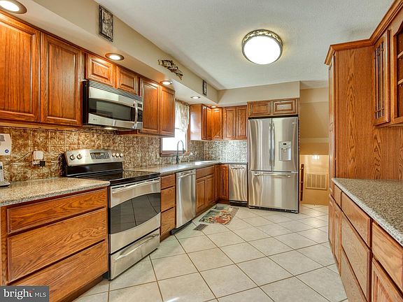 5th image of 123 Accomack Cir