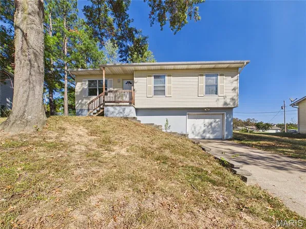 1016 Crestview Ln, Perryville, MO 63775