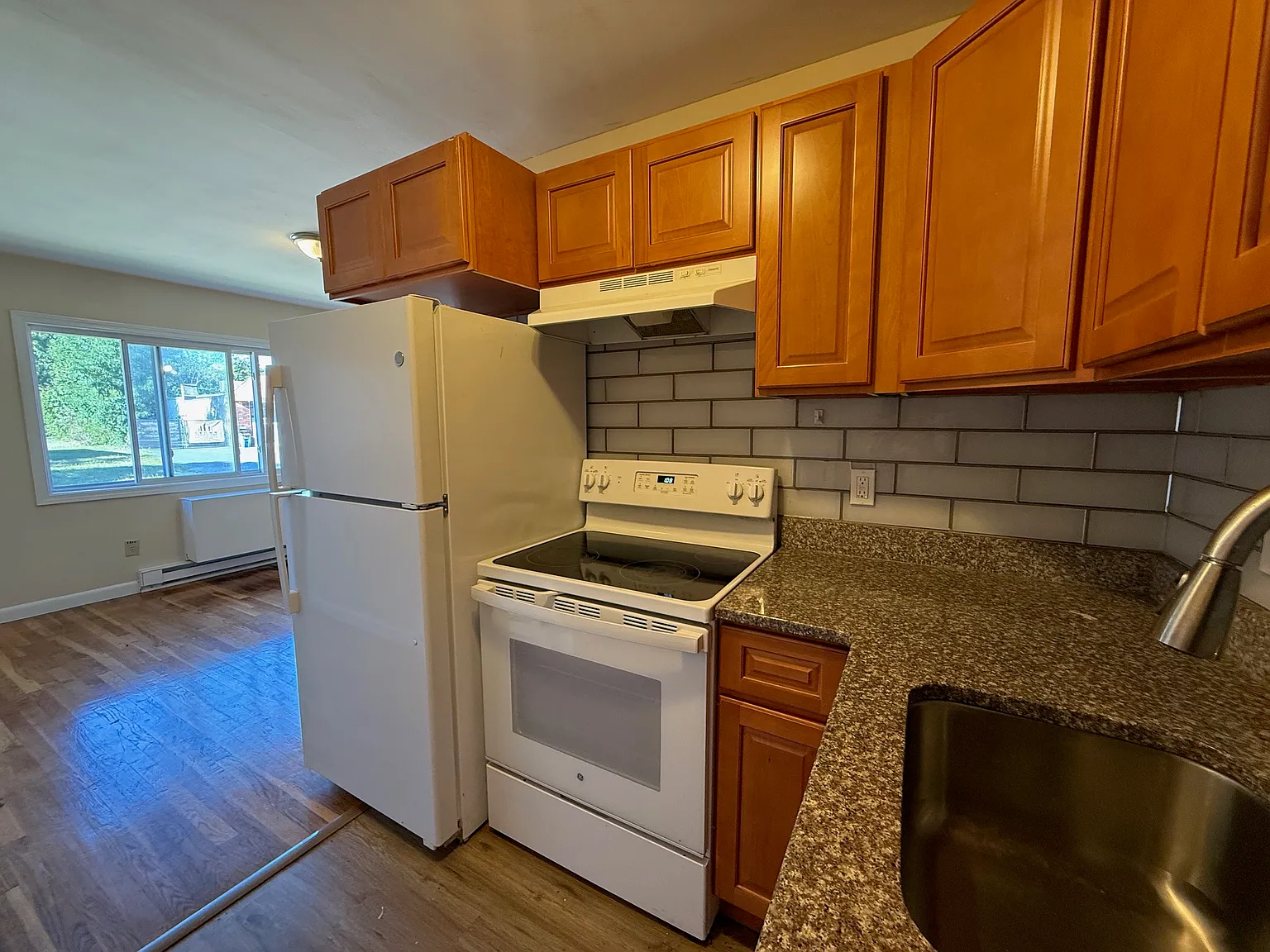 1 bed, 750 sqft, $1,800 — Photo 4