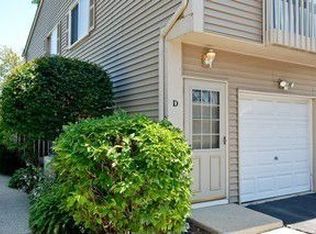240 Algonquin Ct UNIT D, Bolingbrook, IL 60440