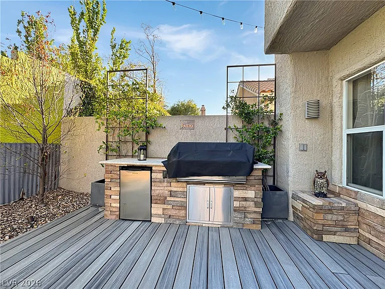 1352 Fox Acres Dr — Photo 16
