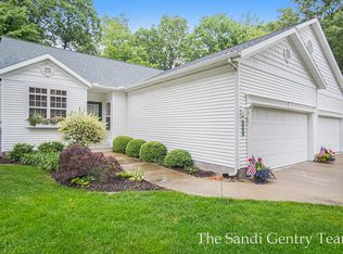 14887 Hunters Ct, Spring Lake, MI 49456