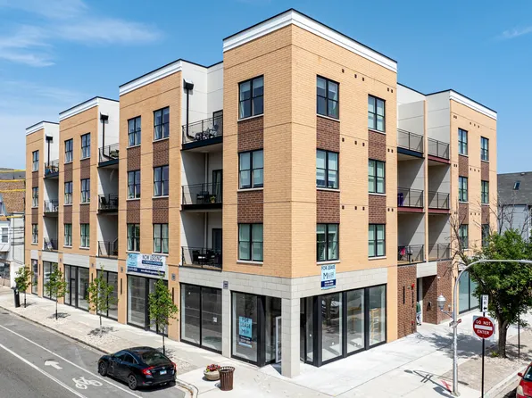 3204 N Clifton Ave #209, Chicago, IL 60657