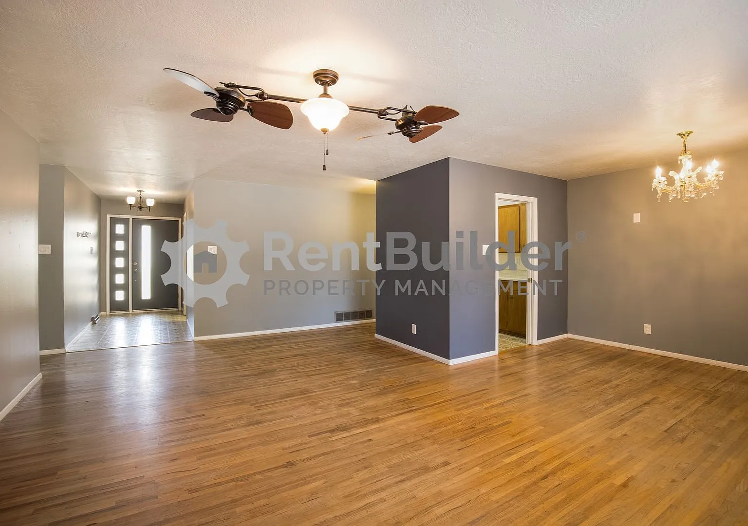 4 bed, 2.0 bath, 2400 sqft, $2,595 — Photo 4