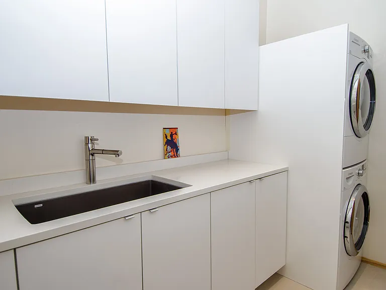 1072 Urania Ave — Photo 23