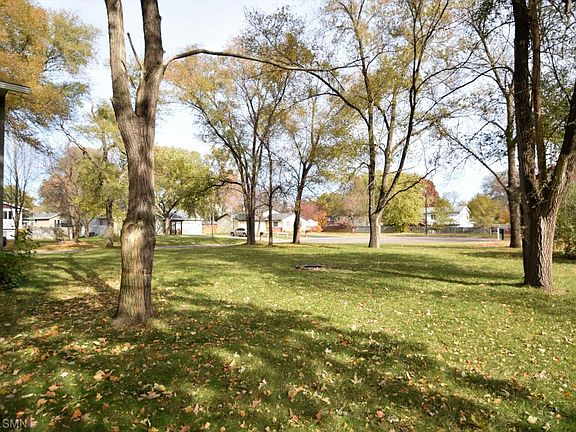 3rd image of 7332 Logan Ave N
