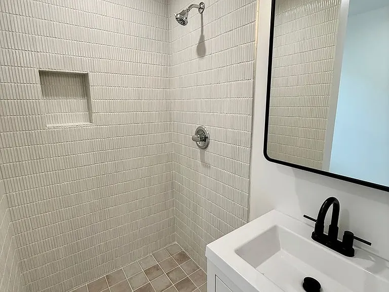 1021 Venice Blvd #&-1454 — Photo 3