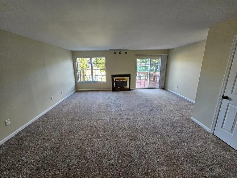 666 Walnut Tree Dr — Photo 10