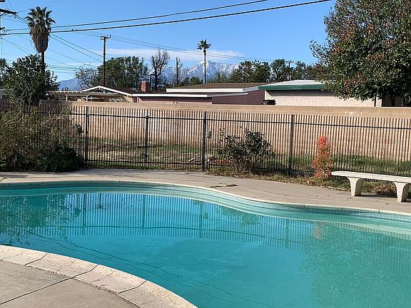 3rd image of 17144 Holly Dr