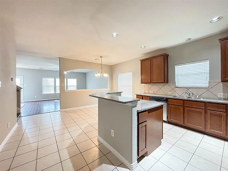 1323 Maple Ace Dr — Photo 6