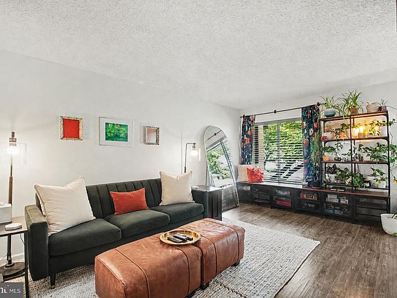 4th image of 2104 Cartwright Pl