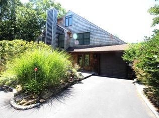 801 Pepperidge Lake Rd, Eastport, NY 11941