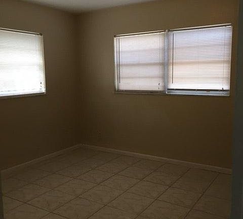 3rd image of 1406 College Park Ct