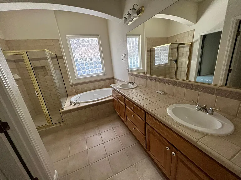 2094 Dorrington Dr — Photo 17