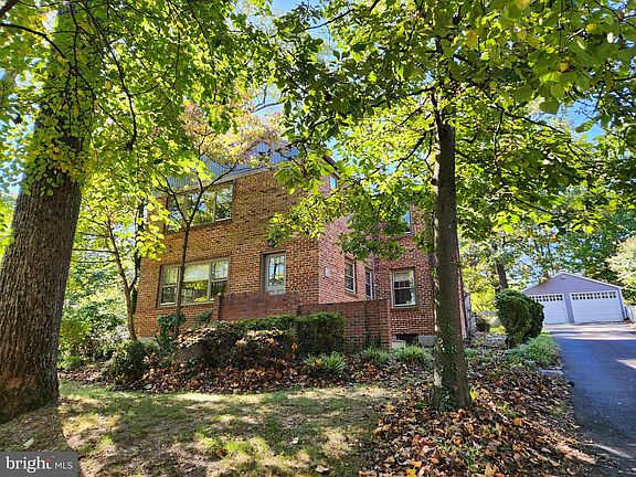 3rd image of 207 Poplar Dr