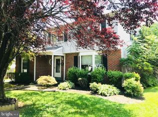 5 Weathervane Rd, Aston, PA 19014