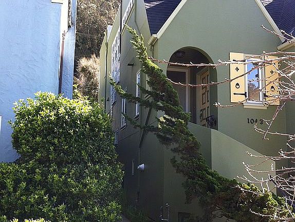 4th image of 1043 Portola Dr