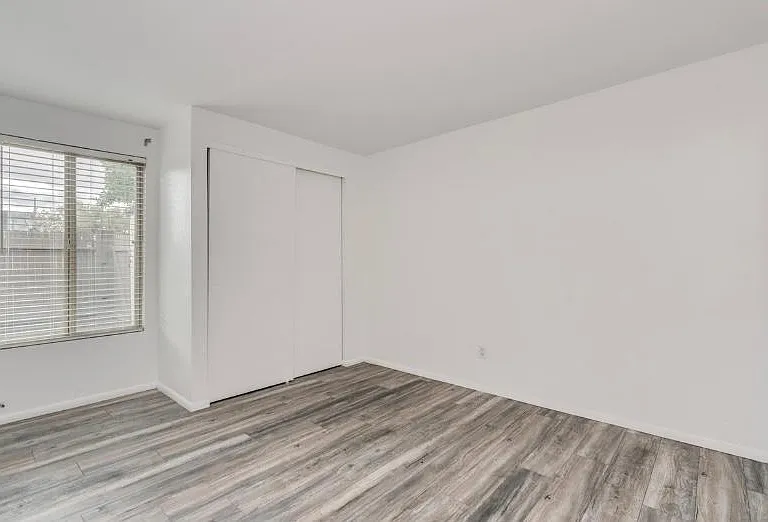 1327 S Wright Rd — Photo 26