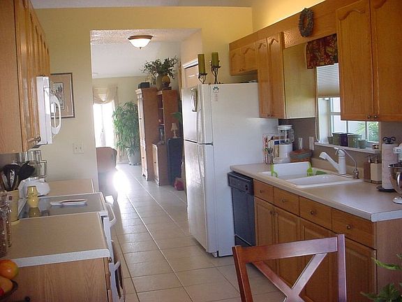 4th image of 1728 Banyan Creek Ct
