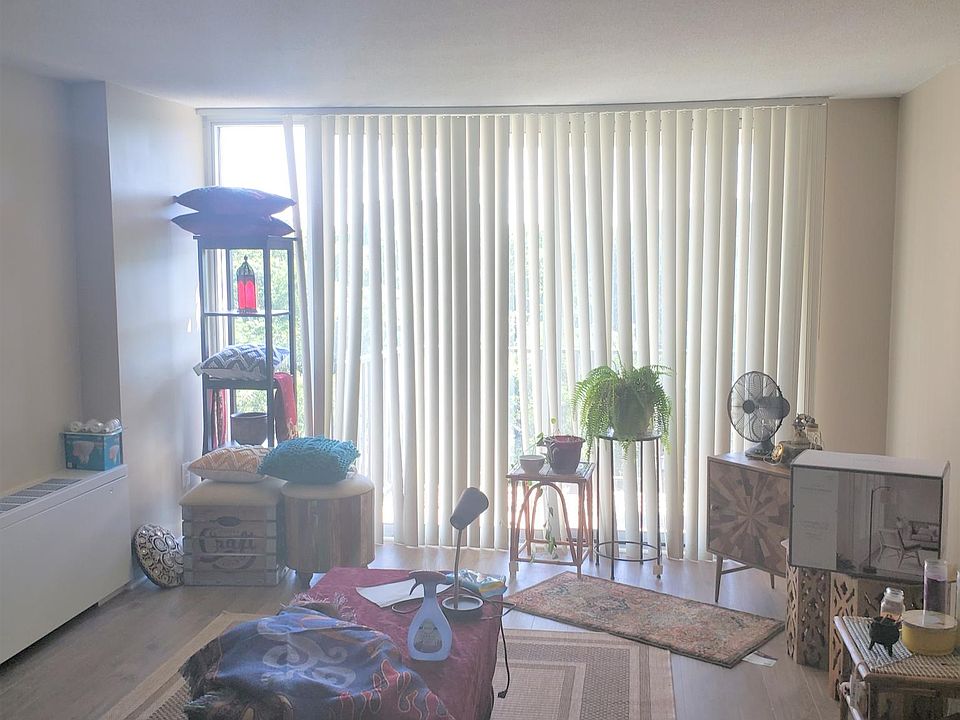 FRONT ROOM