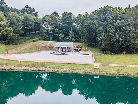 5th image of 176 Kenny Perry Dr