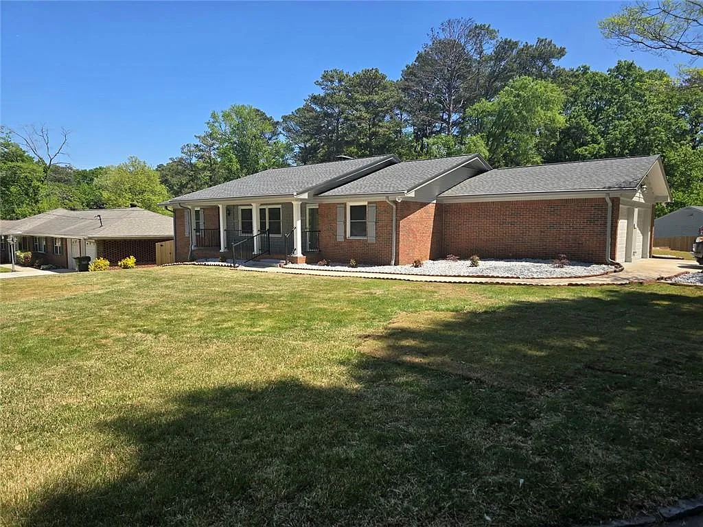 3 bed, 2.0 bath, 1805 sqft, $1,850 — Photo 2