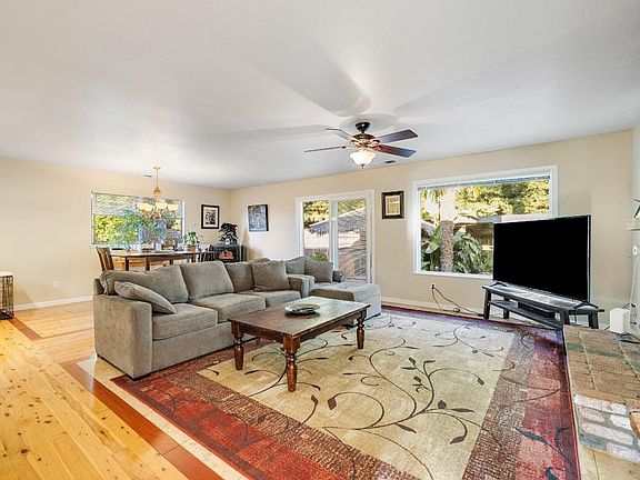 5th image of 160 W Cotati Oaks Court