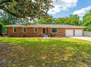 5823 Lakeview Dr, Hanahan, SC 29410