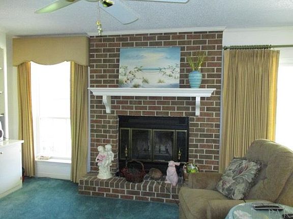 4th image of 354 Arabian Cir