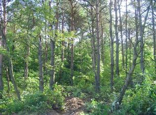 2744 Serenity Pines Dr, Fennville, MI 49408