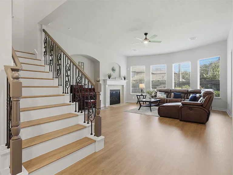 18800 N Bee Cave Springs Cir — Photo 7