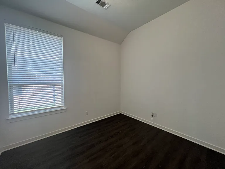 1120 Sheldon Dr — Photo 21