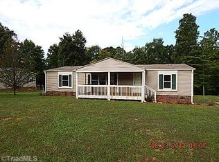 2913 Eagle Point Dr, Trinity, NC 27370