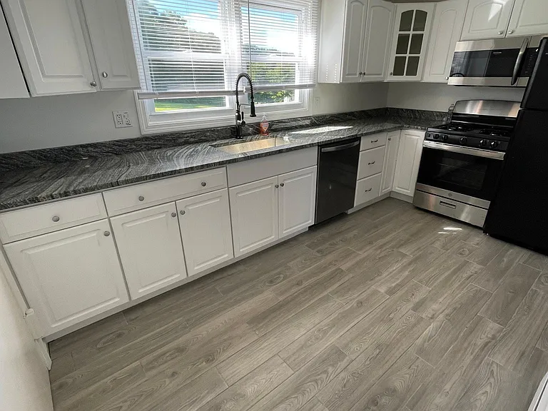 245 Cherry Ave — Photo 3