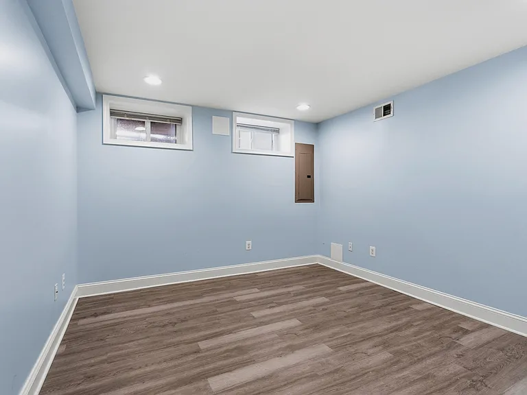 412 S East Ave — Photo 31